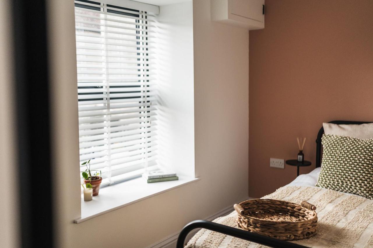 Wych Cottage, Striking 2 Bed, Parking, Ground Floor Flat - Step Free Somerton  Buitenkant foto