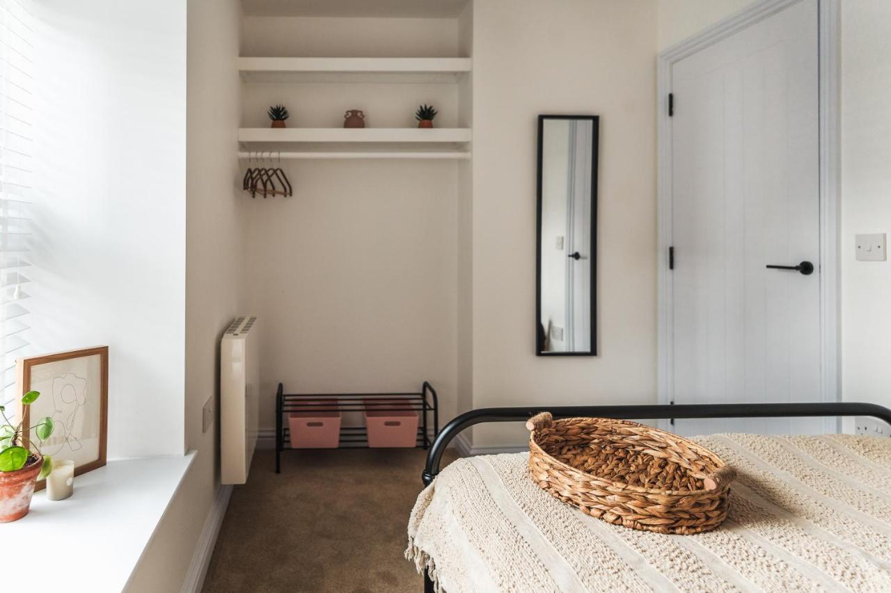 Wych Cottage, Striking 2 Bed, Parking, Ground Floor Flat - Step Free Somerton  Buitenkant foto